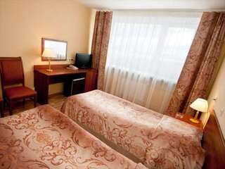 Гостиница Бизнес отель Лапландия Мончегорск Стандартный двухместный номер с 2 отдельными кроватями-1