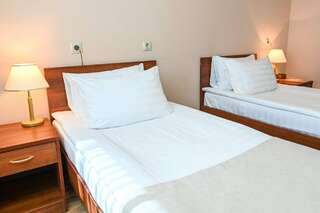 Гостиница Лапландия Мончегорск Двухместный номер с 2 отдельными кроватями-1